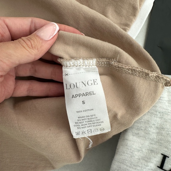 Lounge Set - Picture 6 of 7